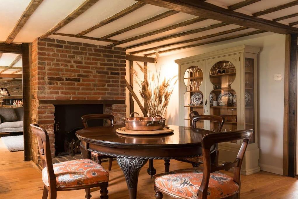 Navigation Cottage On The Historic Sea Lock Overlooking The Nature Reserve 莫尔登 外观 照片